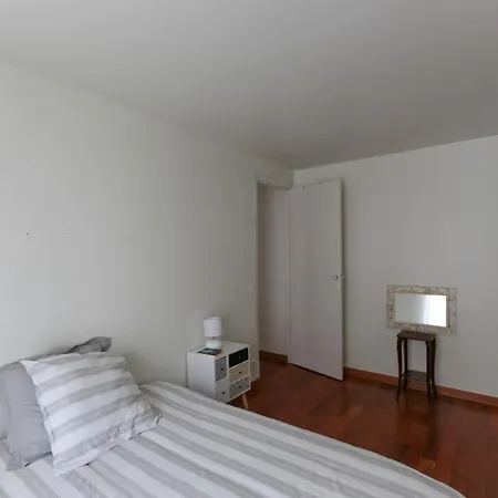 Appartamento Lovely Cosy Apt Near Canal St Martin Parigi